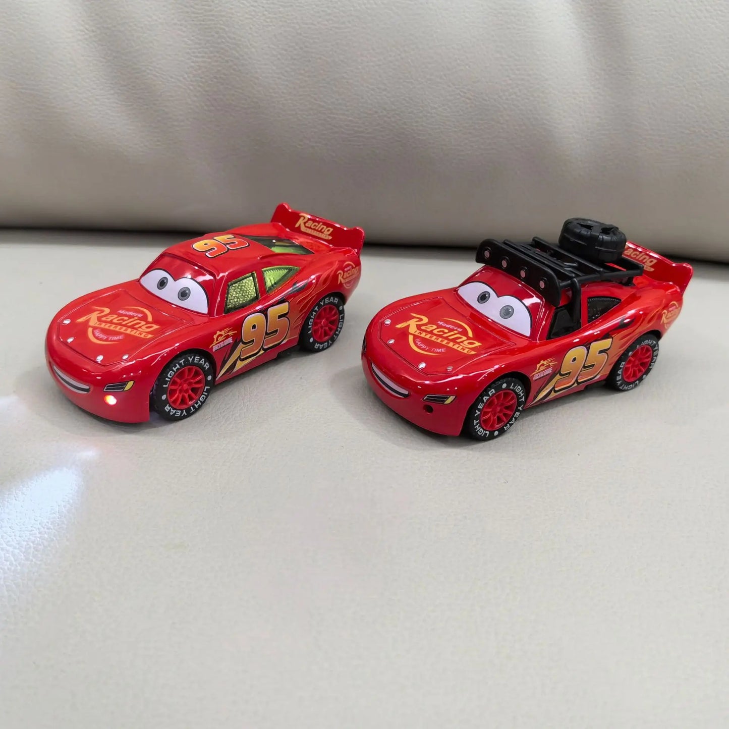 Voiture en alliage Disney Cars Lightning McQueen, modèle original, lumière 3D, musique, traction, Flash McQueen, jouet cadeau pour enfants