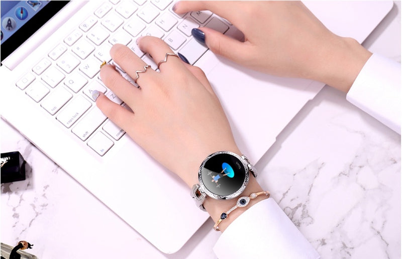 Montre connectée tendance pour femmes, étanche, avec moniteur de fréquence cardiaque et de sport
