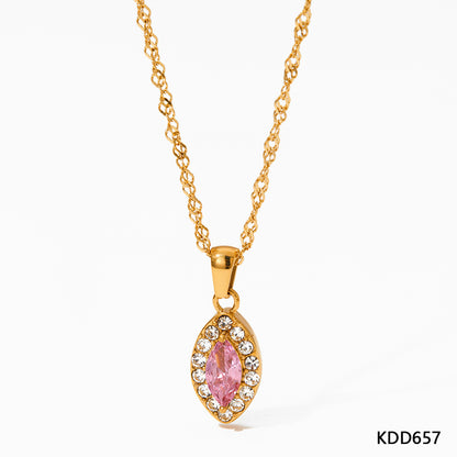 Collier en acier titane ornement diamant géométrique pour femme