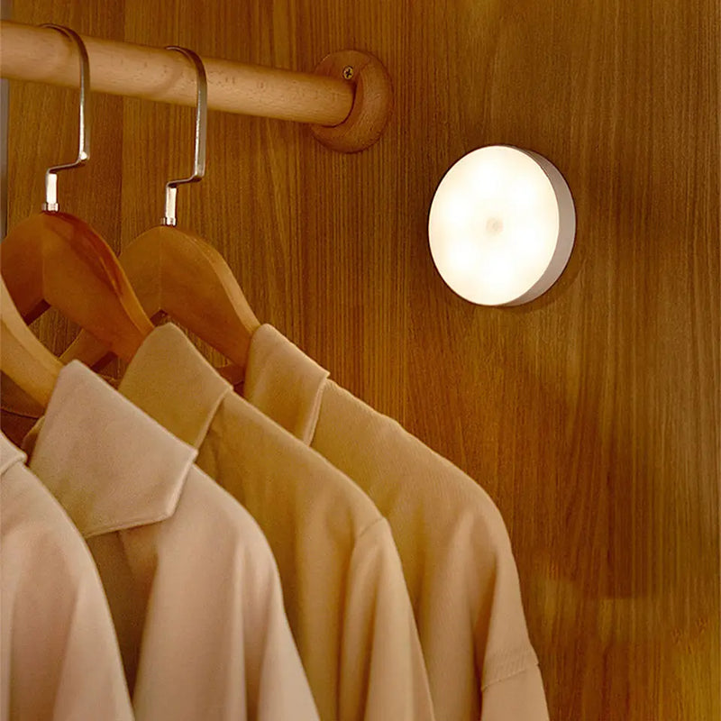 💡GlowSense™ – Veilleuse LED Intelligente à Capteur de Mouvement USB Rechargeable