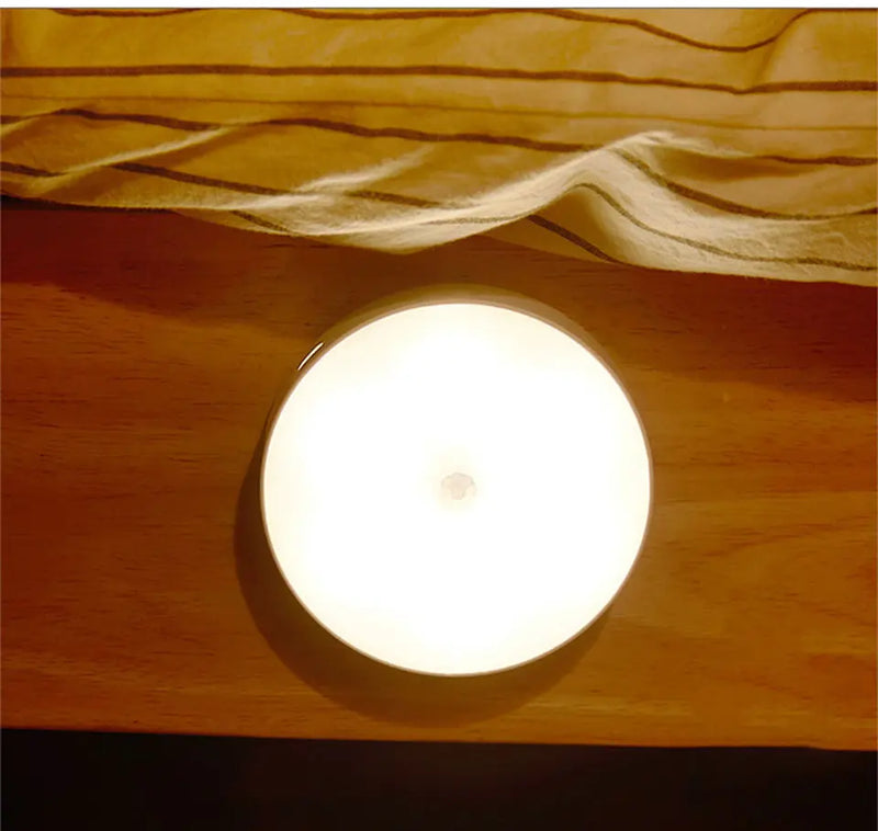 💡GlowSense™ – Veilleuse LED Intelligente à Capteur de Mouvement USB Rechargeable