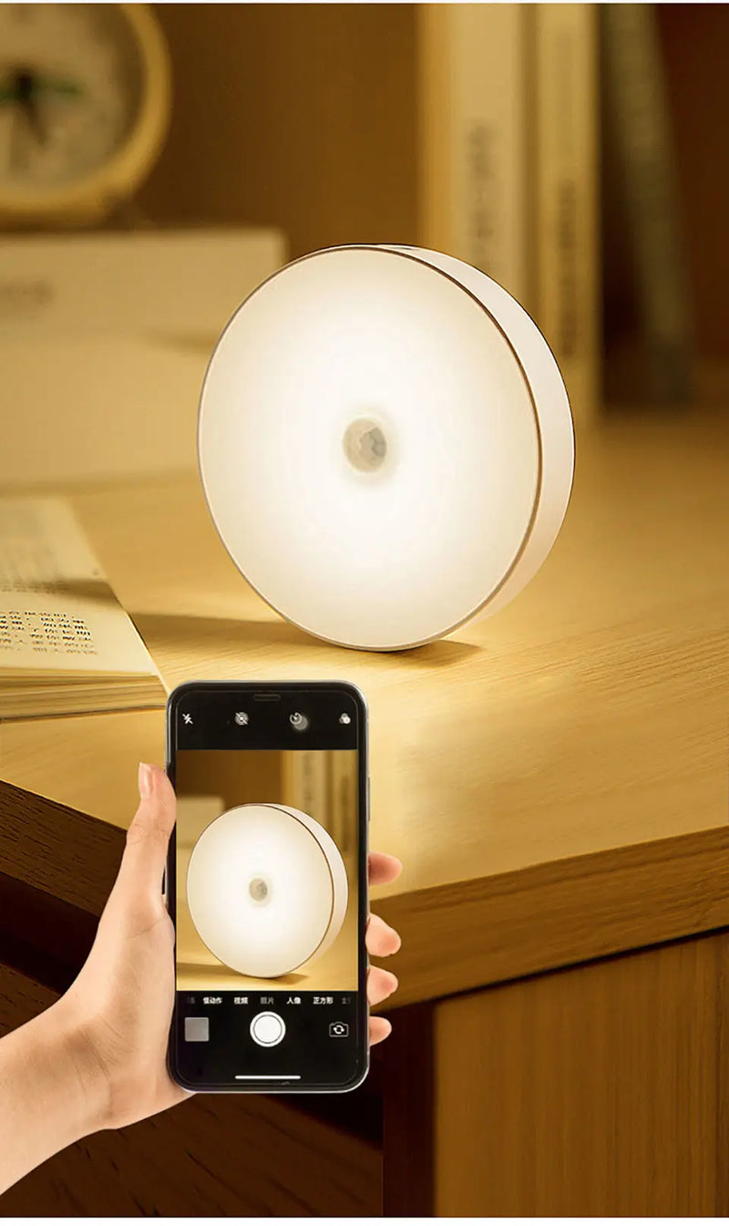 💡GlowSense™ – Veilleuse LED Intelligente à Capteur de Mouvement USB Rechargeable