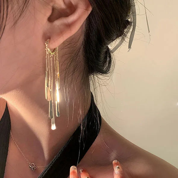 Boucles d'oreilles élégantes et délicates pour femmes, design unique, tendance 2023
