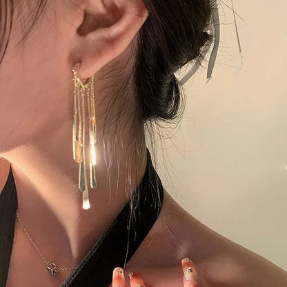 Boucles d'oreilles élégantes et délicates pour femmes, design unique, tendance 2023