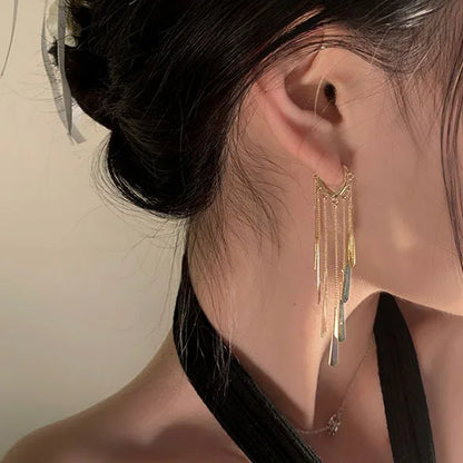 Boucles d'oreilles élégantes et délicates pour femmes, design unique, tendance 2023