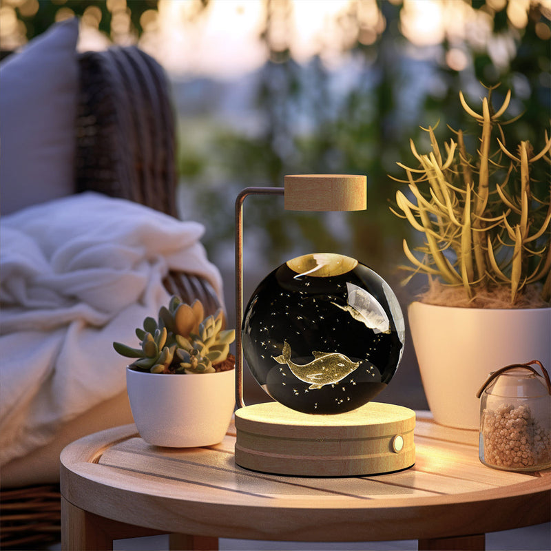 Veilleuse d'intérieur en forme de dinosaure cosmique avec boule de cristal, alimentée par USB, idéale pour une table de chevet ou comme cadeau d'anniversaire
