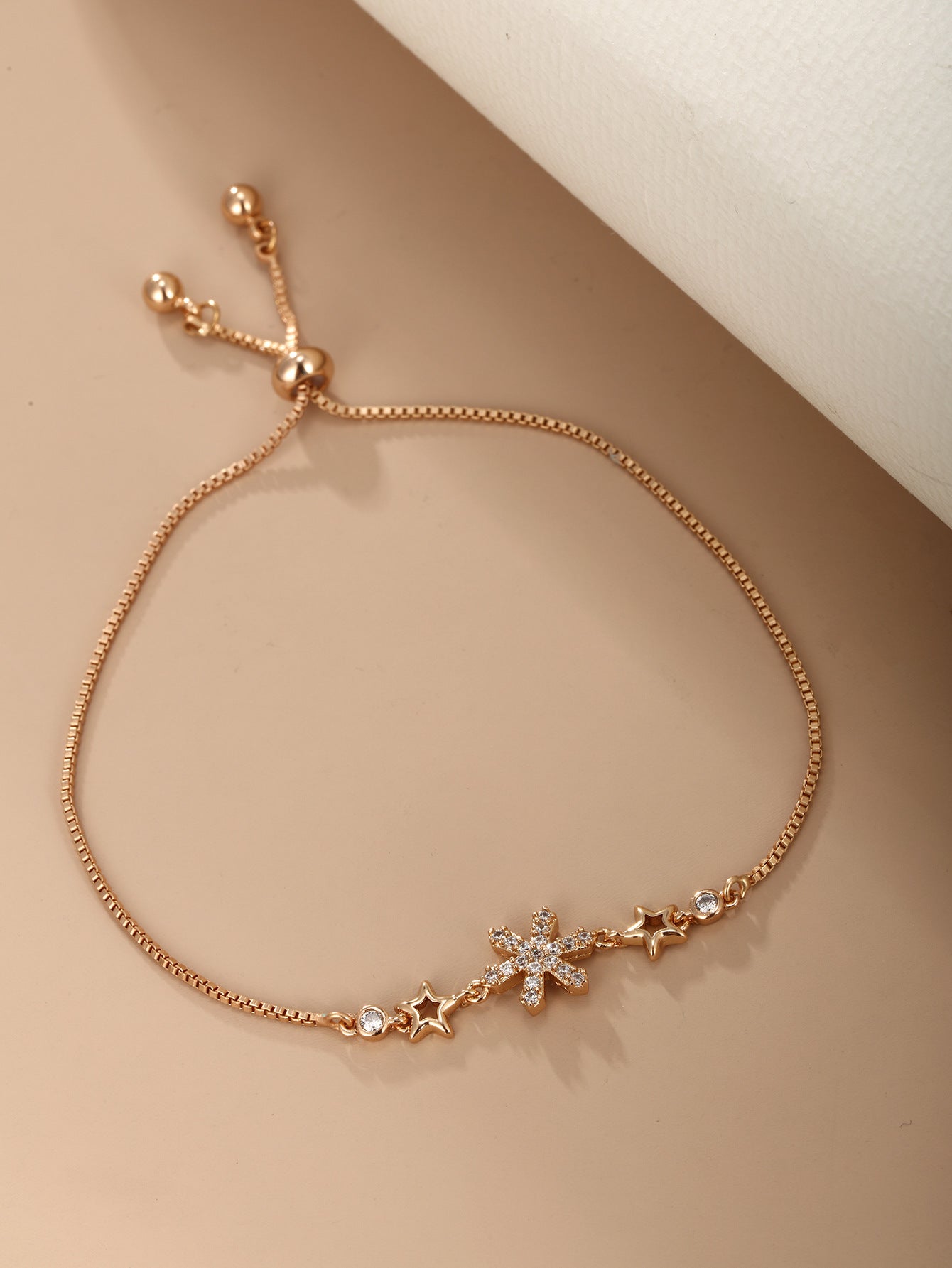 Bijoux à chaîne simple et tendance