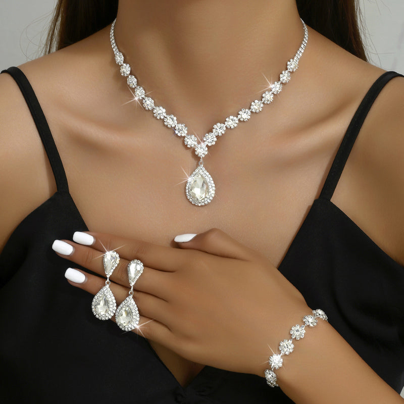 Bijoux fantaisie, bijoux de mariée, ensemble de trois pièces, collier, clous d'oreilles, bracelet